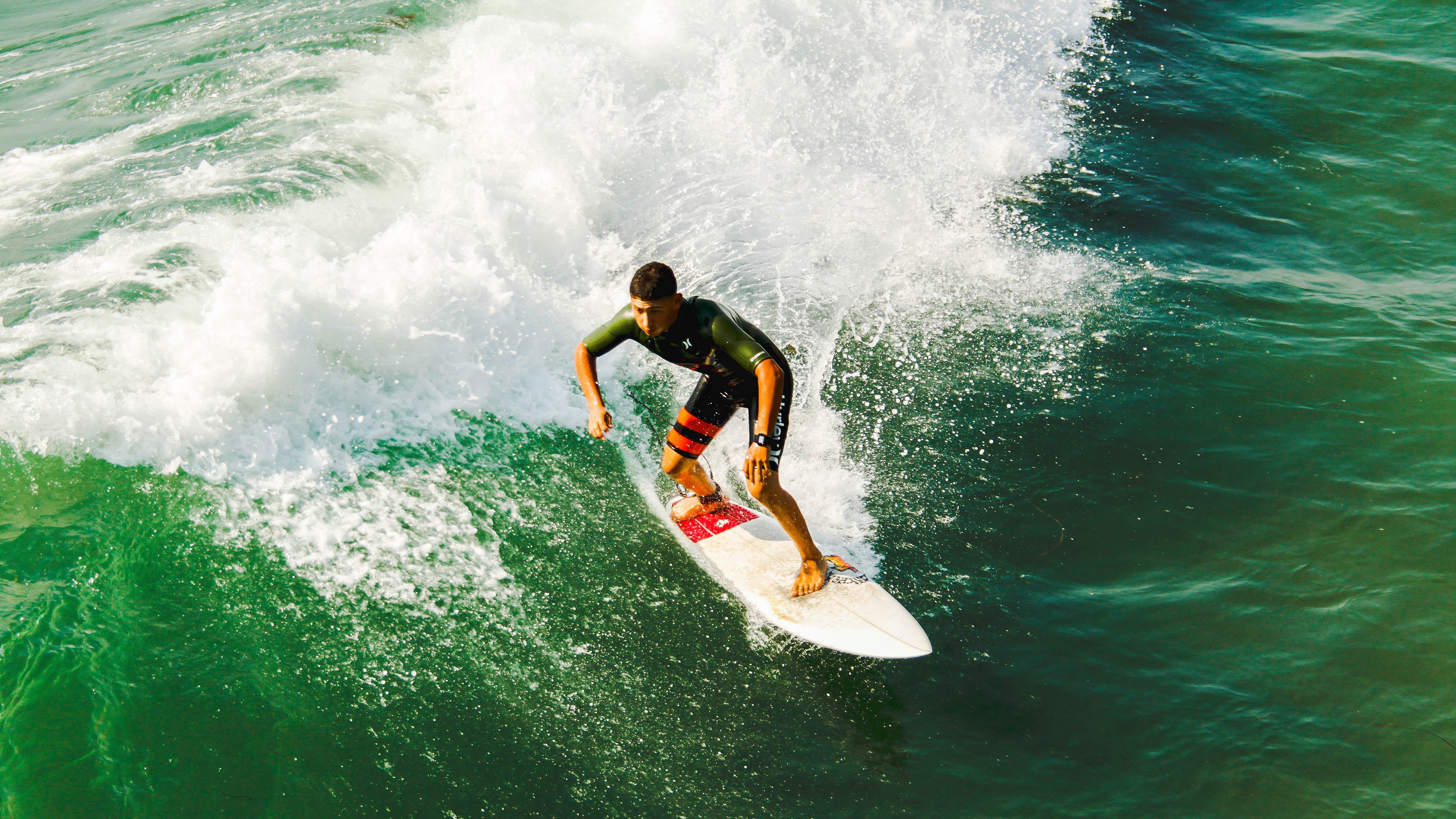 外援长期占据关键位置压缩本土成长空间,外援管理